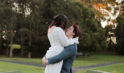 2024年12月31日老黄历_打麻将财神方位_五行穿衣_卦象_2024年12月31日黄道吉日_今日黄历查询