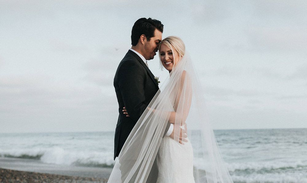 2024年12月12日老黄历_打麻将财神方位_五行穿衣_卦象_2024年12月12日黄道吉日_今日黄历查询